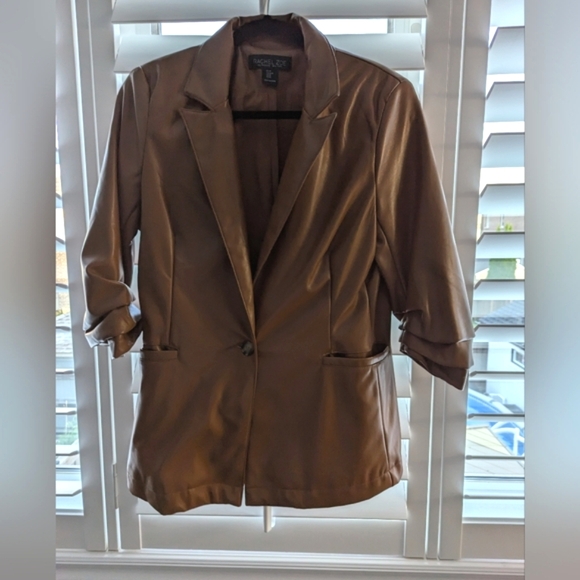 Blazer - Picture 1 of 5